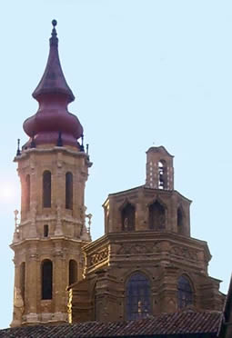 File:Torre y cimborrio de La Seo.jpg